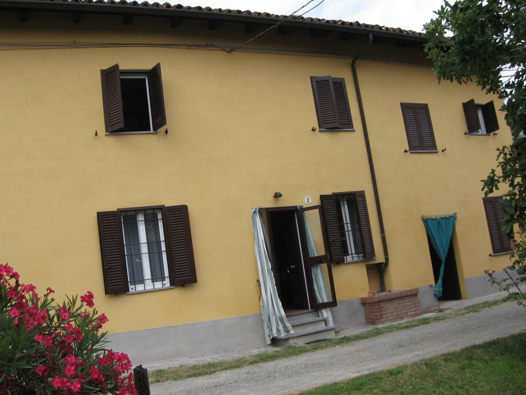 CASA DI CAMPAGNA IN FRAZIONE ZENEVRETO