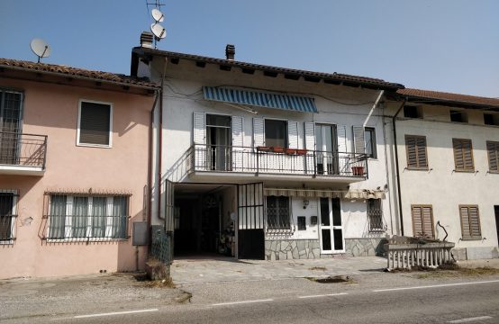 Casa indipendente in vendita in via Torino, 44