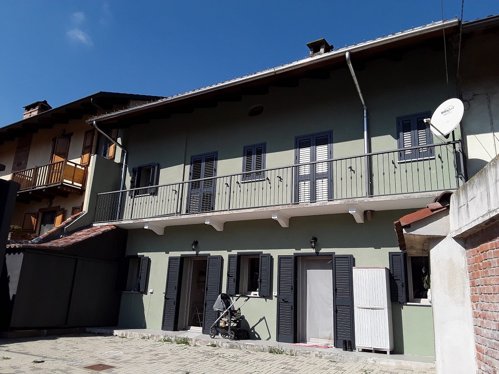 BIFAMILIARE IN VIA SANTA FEDE