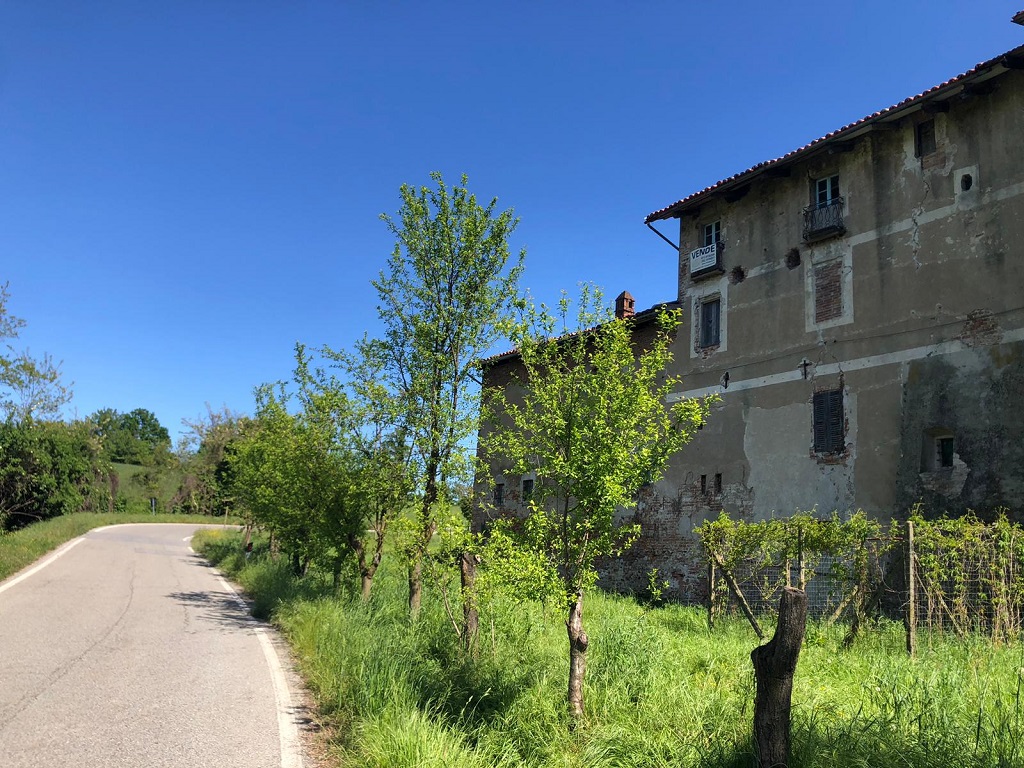 CASA DI CAMPAGNA CON TERRENO PER ORTO