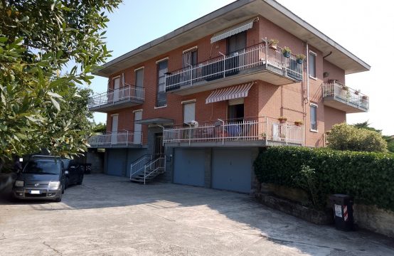 ALLOGGIO QUADRILOCALE CON GARAGE E CANTINA