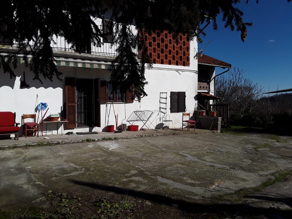 INDIPENDENTE TRE LATI CON AMPIA VEDUTA PANORAMICA