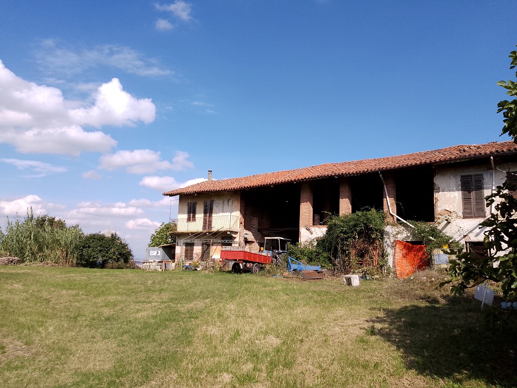 RUSTICO BELVEDERE DA RISTRUTTURARE