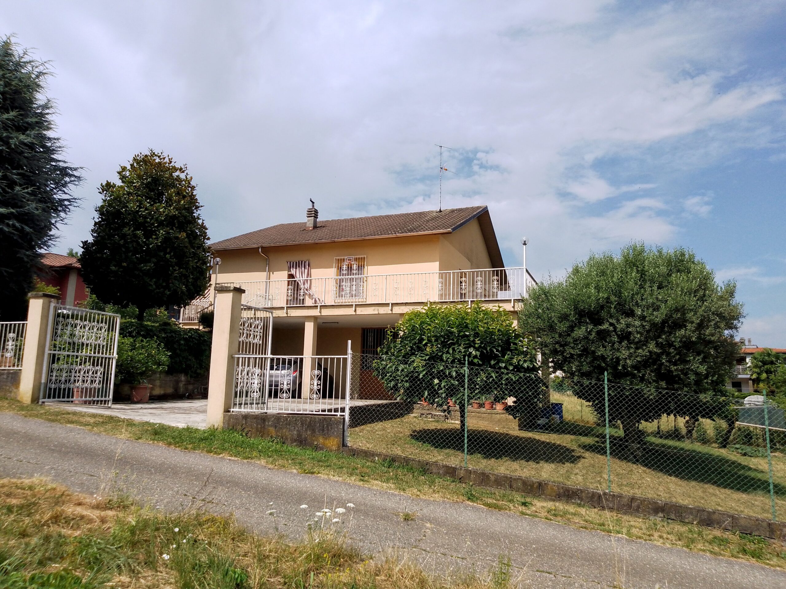 INDIPENDENTE QUATTRO LATI, PANORAMICA, BEL GIARDINO