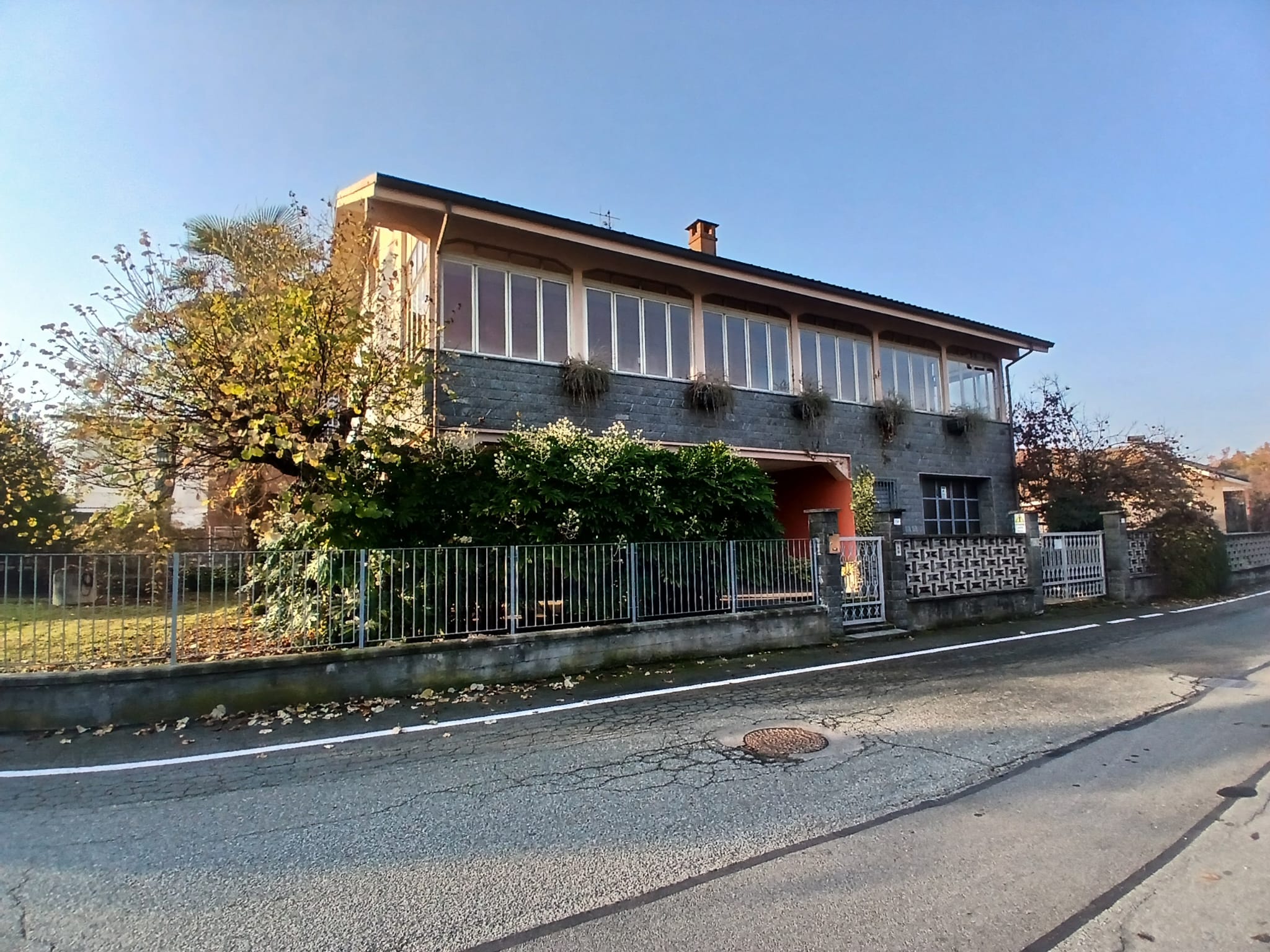 VILLA INDIPENDENTE QUATTRO LATI IN ZONA CENTRALISSIMA