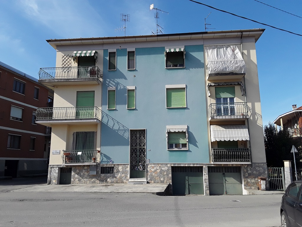 TRILOCALE CON PERTINENZE IN CENTRO PAESE