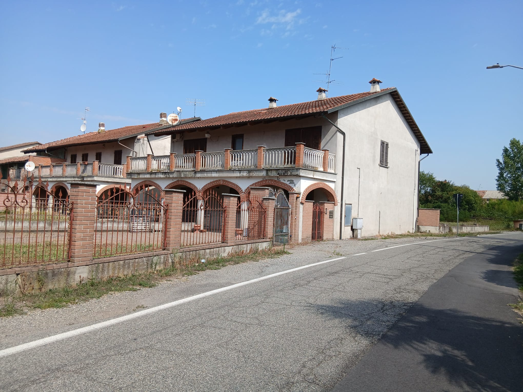BIFAMILIARE INDIPENDENTE QUATTRO LATI
